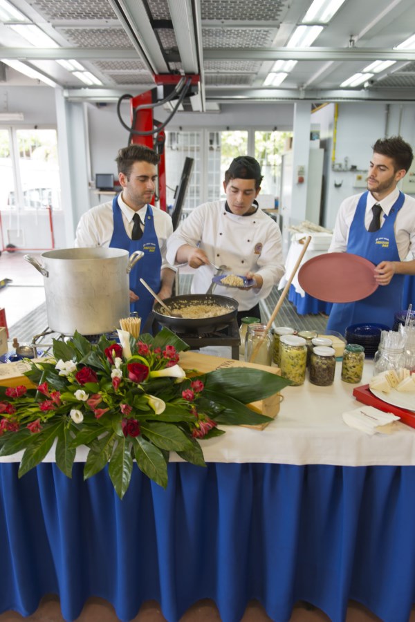 nuova carrozzeria levante bologna la festa per i 50 anni