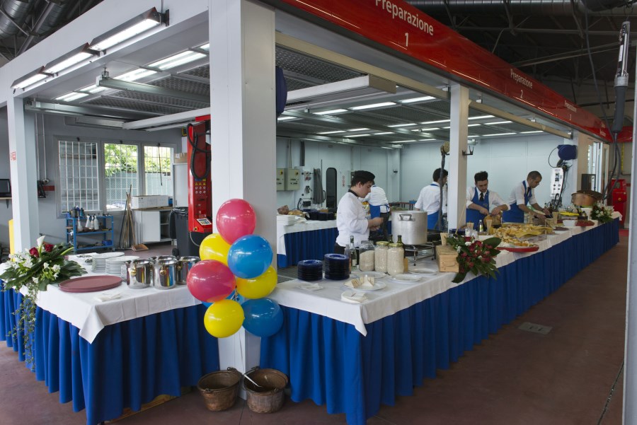 nuova carrozzeria levante bologna la festa per i 50 anni