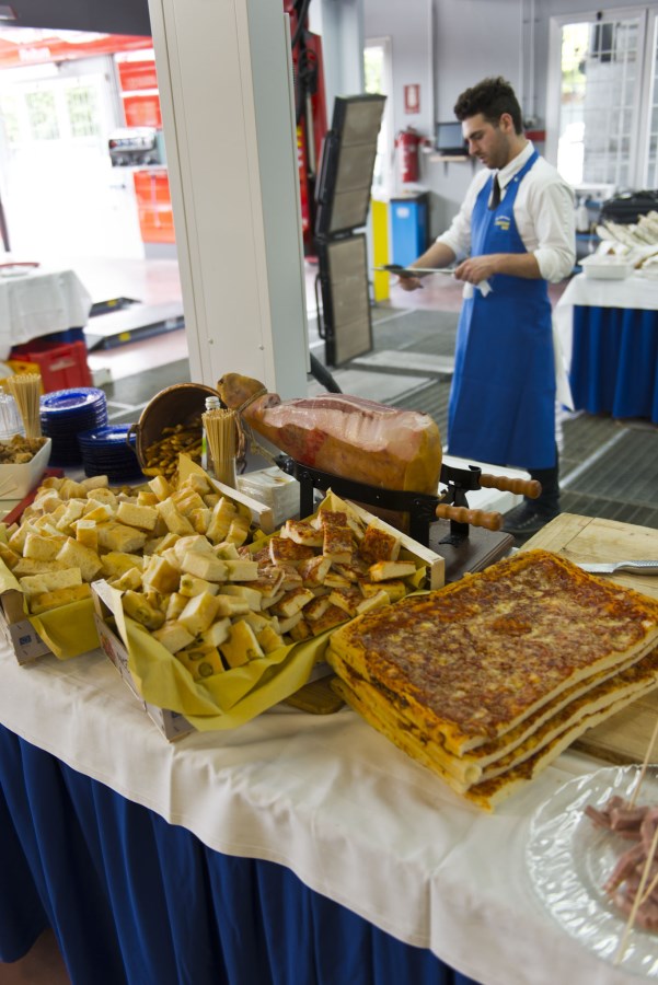 nuova carrozzeria levante bologna la festa per i 50 anni