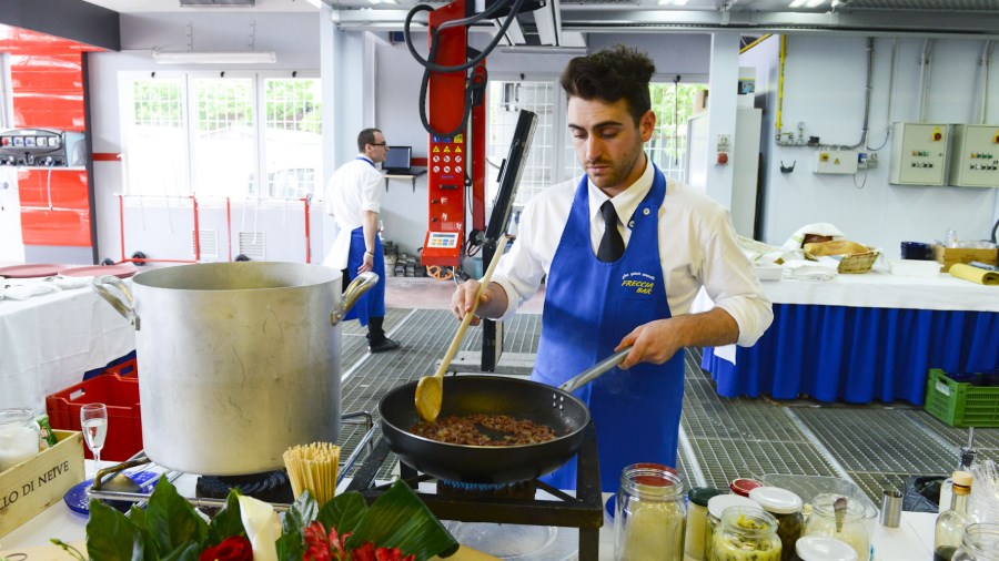 nuova carrozzeria levante bologna la festa per i 50 anni