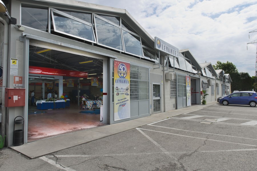 nuova carrozzeria levante bologna la festa per i 50 anni